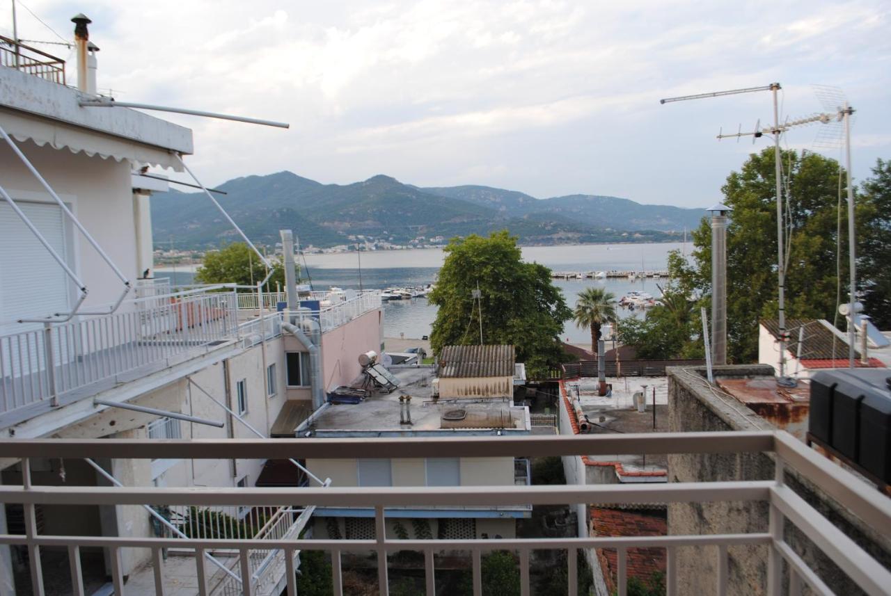 Sea Breeze Apartment Nea Iraklitsa Exterior foto