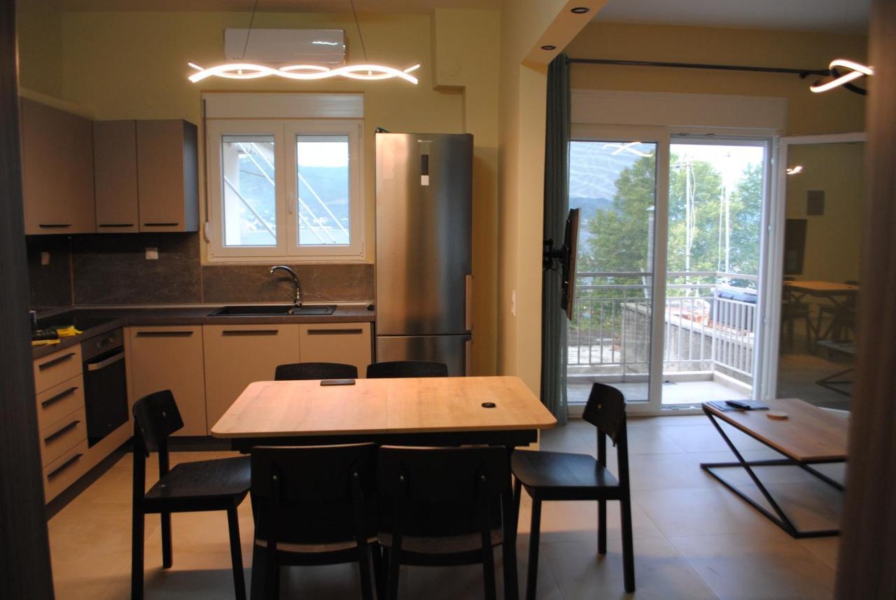 Sea Breeze Apartment Nea Iraklitsa Exterior foto