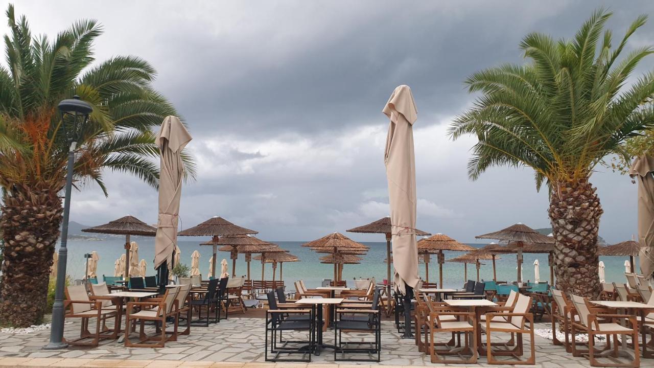 Sea Breeze Apartment Nea Iraklitsa Exterior foto
