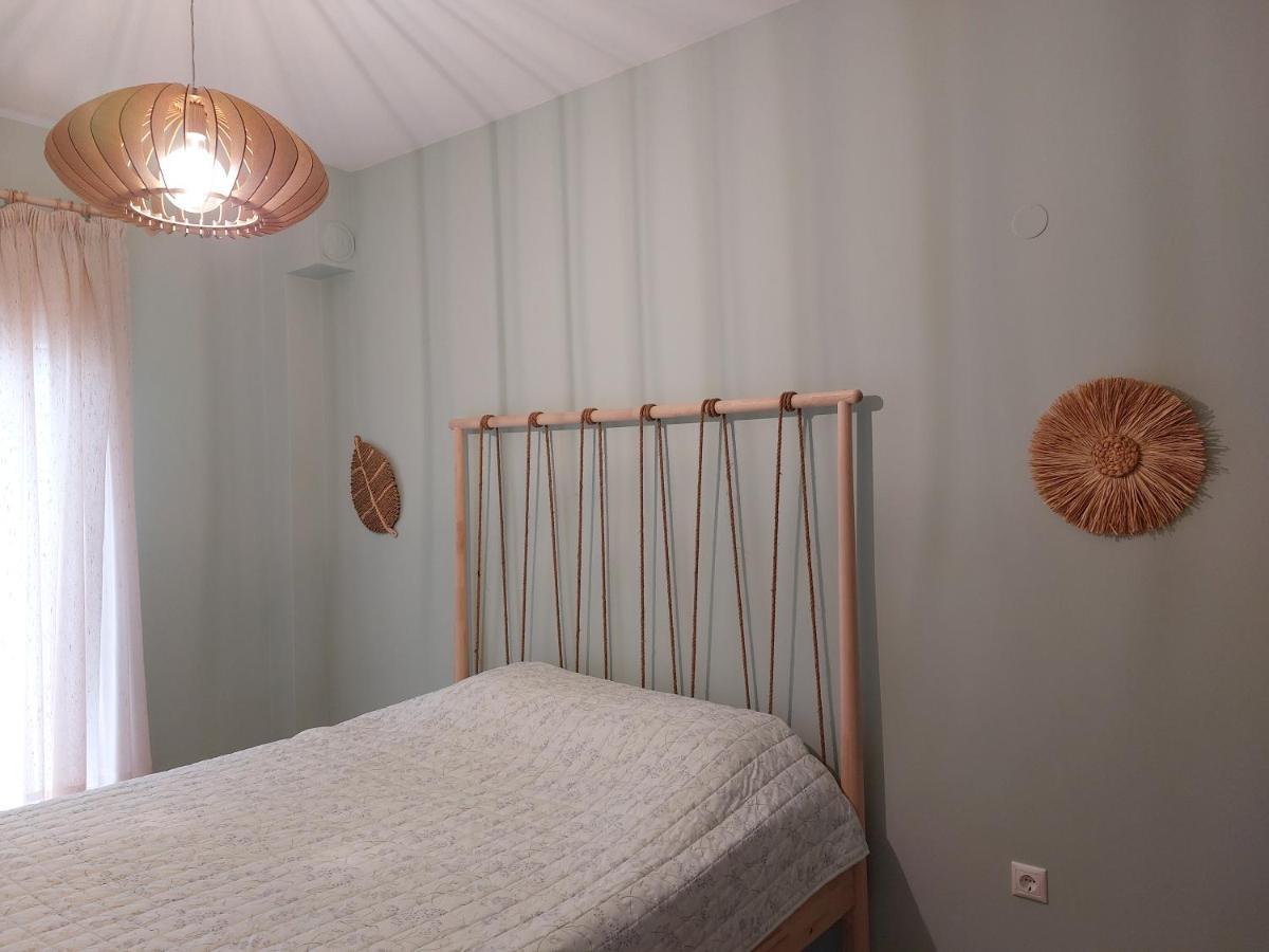 Sea Breeze Apartment Nea Iraklitsa Exterior foto